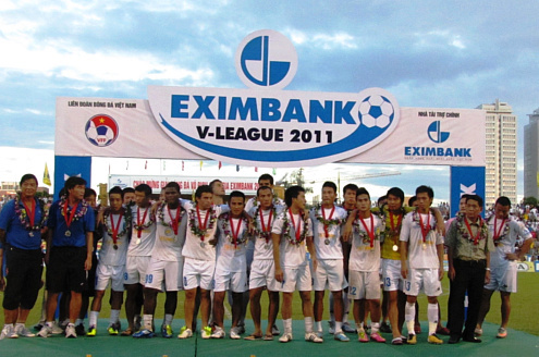 H&agrave; Nội T&T đ&agrave;nh để c&uacute;p lại th&agrave;nh Vinh.